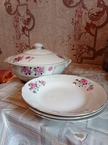 узбекские тарелки: Супница + 3 тарелки - 500сом