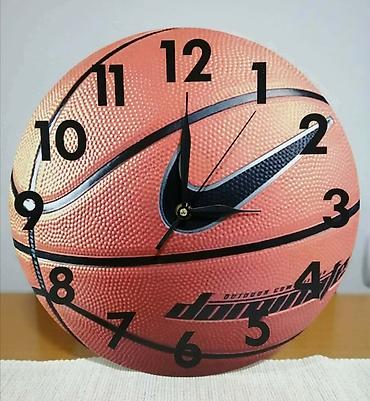 Satovi za kuću: Ima vise velicina. Okrugli 28,5 cm. precnik 2500 din. 27x35 cm.2400 — 10