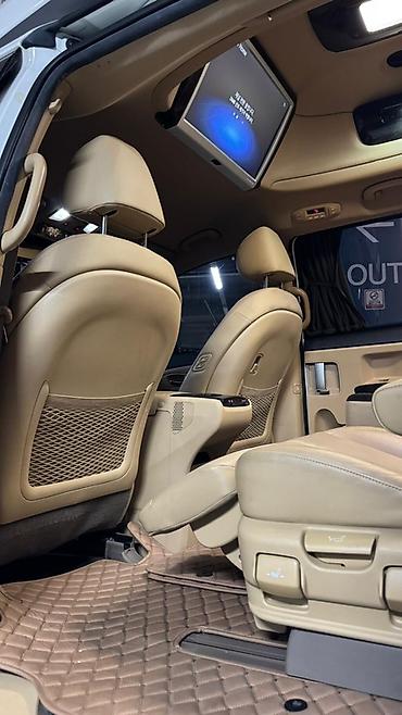 Kia: Kia Carnival: 2019 г., Минивэн — 23