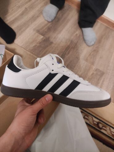 Продаются кроссовки Adidas Samba, 40 размер