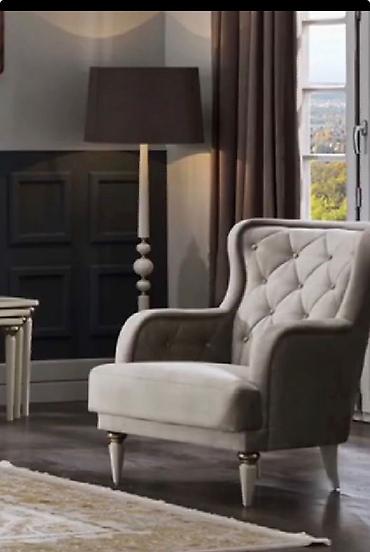art tekstil: Klassik üslubda, açıq bej rəng palitrasında oturma dəsti. Tərkib: - 3 — 1