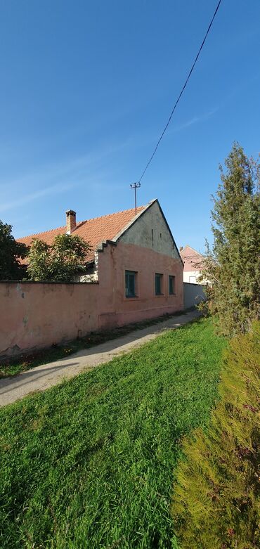 Kuće na prodaju: 180 kv. m, 5 soba — 2