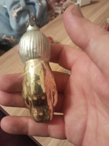 Yeni il oyuncaqları və bəzəkləri: Məhsul: Köhnə yolka bəzəkləri – 5 ədəd klipsli oyuncaqlar Təsvir: - — 20