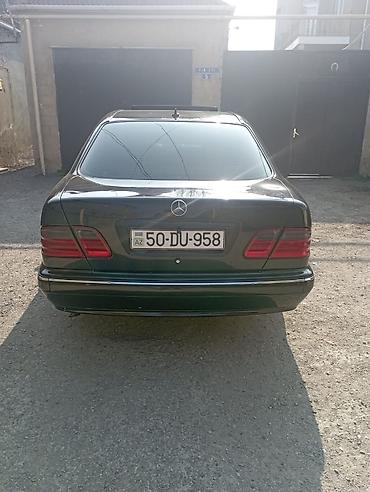 mercedes şəkilləri: Mercedes-Benz E-Class: 2.3 l | Sedan — 9