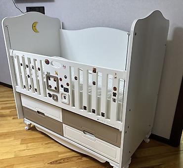 mebel satıram: Oğlan və qız üçün, İşlənmiş, Dördbucaq, Beşik, Dəstsiz, Matras ilə, Yellənmə mexanizmi ilə — 3