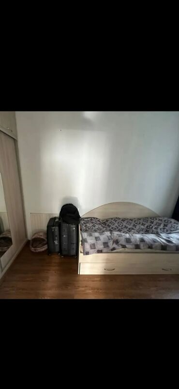 продаются дом кара балта: 55 кв. м, 3 бөлмө, Унаа токтотуучу жай, Забор, тосулган
