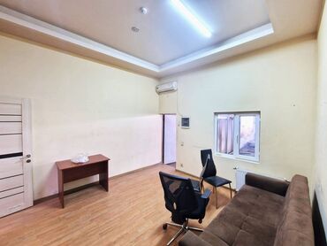 Anbar və emalatxanalar: Xətai rayonu, Babək prospektində səliqəli, hündür və işıqlı anbar — 16