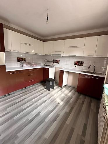 Үйлөрдү ижарага берүү: 140 м², 5 бөлмө, Балдарсыз түгөйлөргө — 5