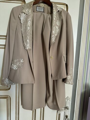 qaqa dəsti: Tər təmizdir heç geyinilməyib Zərif qadın kostyumu – 2 hissə - Brend