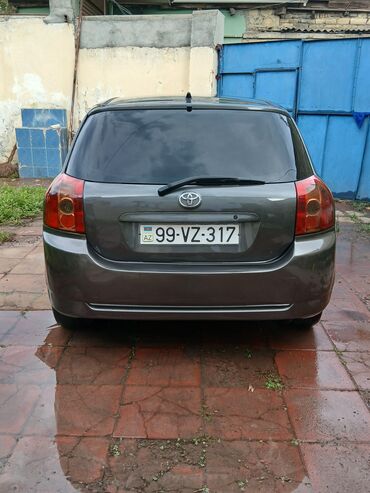 Toyota: Toyota Corolla: 1.6 l | 2004 il Hetçbek — 3