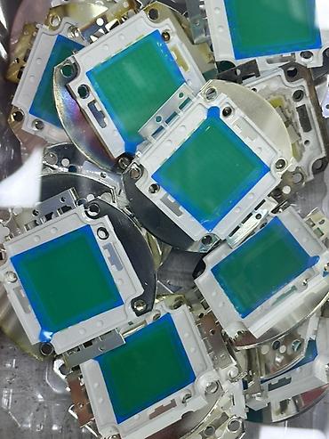 LED-матрица (светодиодный чип) на подложке с радиаторной площадкой -