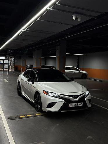 li auto: Toyota Camry: 2019 г., 2.5 л, Автомат, Бензин, Седан — 2