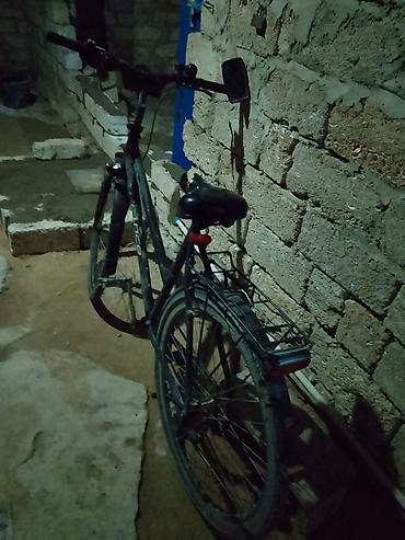 Şəhər tipli velosiped. Velosiped gündəlik istifadə və şəhərdaxili