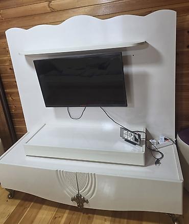 cabel: Ağ rəngli TV divar paneli və tumbası dəsti+televizor - Zərif dalğalı — 1