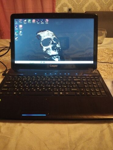hard: Intel Core i5, 16 GB, 15.6 "