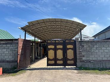 Продажа коттеджей и домов: 🏡✨ ПРОДАЁТСЯ ПРОСТОРНЫЙ ДОМ 📍 Район: ГЭС-3 Село Ленинское 🏠 Комнат — 6