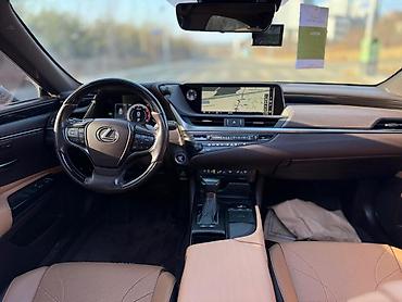 Lexus: Lexus ES: 2019 г., Бензин — 23