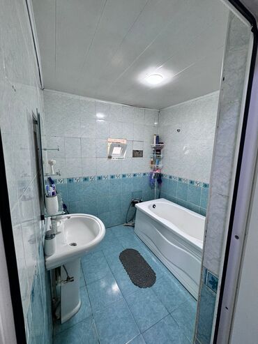 Uzunmüddətli kirayə evlər: TECILI SATILIR ZABRAT 2 DE SOT YARIM TORPAQDA 3 OTAQ 1 METBEX SENETLER — 4