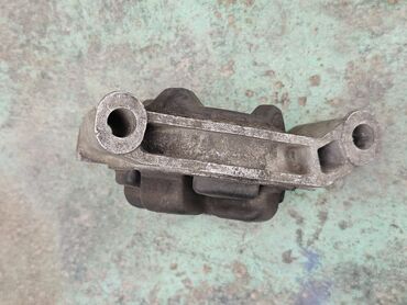 Подушки коробки передач: Подушка коробки передач Audi 1990 г., Б/у, Оригинал, Германия — 7