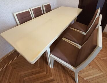 Divanlar: Metbex mebeli. 400man. Ela veziyyetdedi.Problemsizdi.Olcu uzunluq