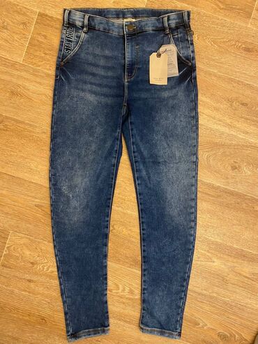 Джинсы: Продаю новые джинсы на 13-14 лет (164 см)