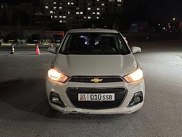 Chevrolet Spark: 2017 г., 1 л, Автомат, Бензин, Хэтчбэк