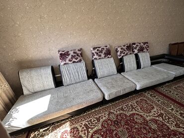 мебель диваны бу: Прямой диван, цвет - Серый, Б/у