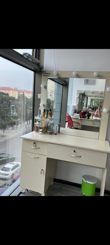 madeyra mebel salonu baku: NEMİ ³⁵¹⁶. 190 ₼ Salon mebeli yaxşı vəziyyətdədir.Heç bir deffekti