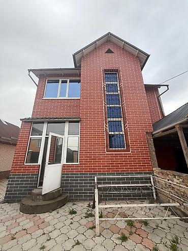 Үйлөрдү сатуу: 6 бөлмө, 220 м², 6 соток, Бишкек, Ала-Тоо ж/м Кыймылсыз мүлк агенттиги — 10