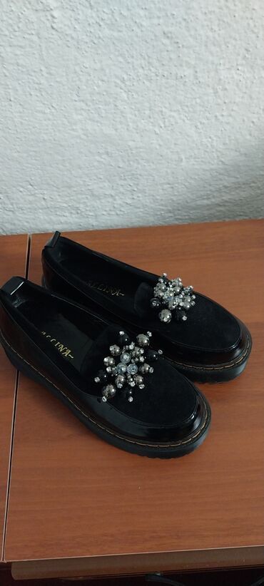трекинг обувь: Туфли 35.5, цвет - Черный