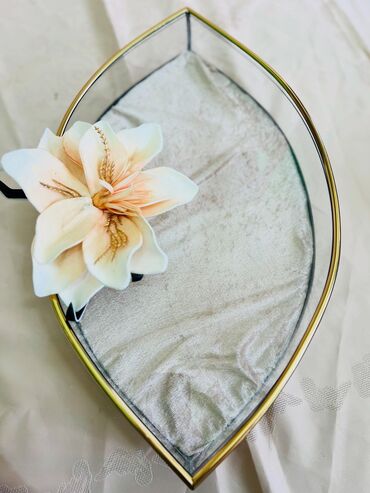 Xonça: SATILIR.14 eded ve 12 eded olmaqla xonca desti satilir.Her biri — 9