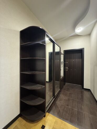 Divanlar: İşlənmiş, Açılan, 2 qapılı Düz dolab, Qarderob, paltar dolabı, Azərbaycan