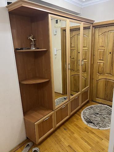 Mebel: İşlənmiş, 3 qapılı, Güzgülü, Qəhvəyi, Açılan, Künc dolab — 1