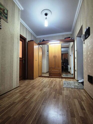 Yeni tikili: Bakıxanov qəs., 4 otaqlı, Yeni tikili, 200 kv. m -da lalafo.az — 16 Yeni tikili: Bakıxanov qəs., 4 otaqlı, Yeni tikili, 200 kv. m — 16