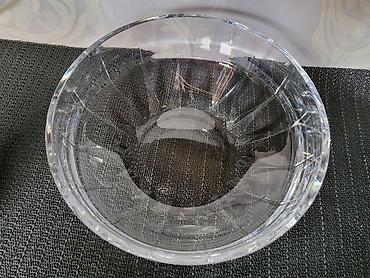 Činije: Servis cinija za poslastice itd.tezak kristal rucna obrada. Servis — 12