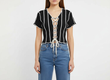 bluzki z dłuższym tyłem allegro: Divided, Women's blouse, size M