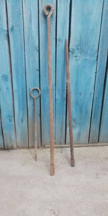 продажа бу инструмента: Продаю ломик-монтировку, длинна 90 см. 400 сом. Район рабочего