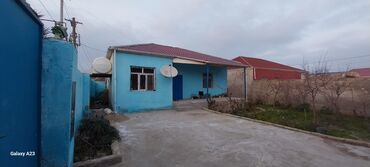 Həyət evləri və villaların satışı: Satılır: həyət evi - Geniş, hasarlı həyət: dəmir darvaza, betonlanmış — 18