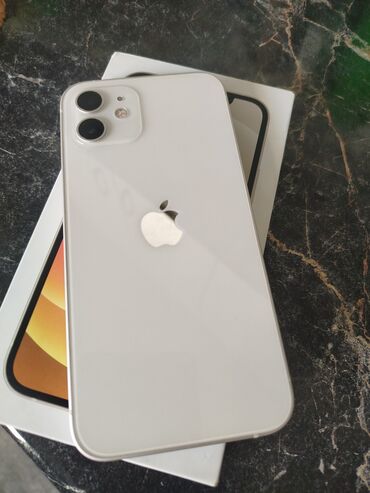 Apple iPhone: IPhone 12, Б/у, 128 ГБ, White Titanium, Зарядное устройство, Защитное стекло, Чехол, 89 %