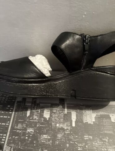 разгрузка гардероба: Босоножки 39 разм на платформе Турция натур кожа с замками молния 1 at lalafo.kg разгрузка гардероба: Босоножки 39 разм на платформе Турция натур кожа с замками молния 1