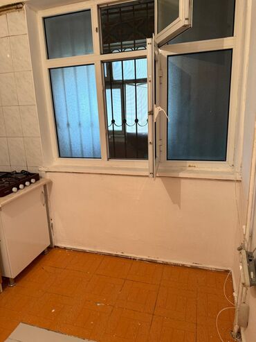 Uzunmüddətli kirayə mənzillər: Ataturk parkinin yaxinligi avestanin arxasinda 9/4 mertebesi 2 otagli — 11