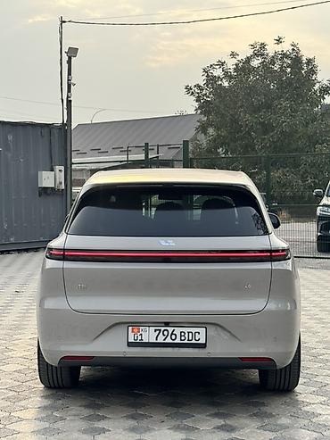 golf 1 1987: Lixiang L7: 2025 г., 1.5 л, Автомат, Гибрид, Кроссовер — 5