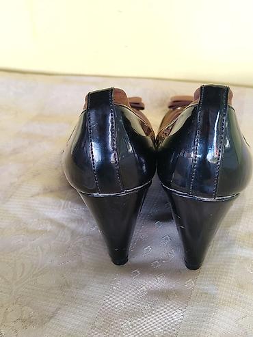 nike patike sa narukvicom: Zenske cipele,salonke broj 40-500 dinara Veoma dobro ocuvane Broj 40 — 5