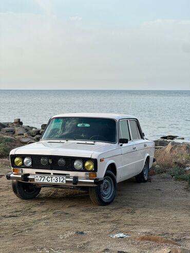 авто дешево купить: Bu, ağ rəngli, dördqapılı, Lada 2106 model avtomobildir. endirim