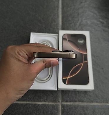 iphone se3: IPhone 16 Pro, 256 GB, White Titanium, Zəmanət, Simsiz şarj, Face ID — 6