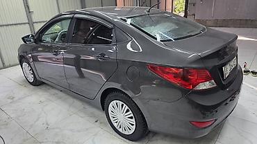 Hyundai: Hyundai Solaris: 2012 г., 1.6 л, Механика, Бензин, Седан — 2