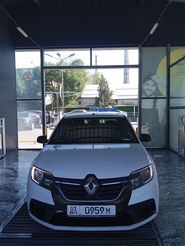 Renault: Renault Logan: 2018 г., 1.6 л, Механика, Бензин, Седан