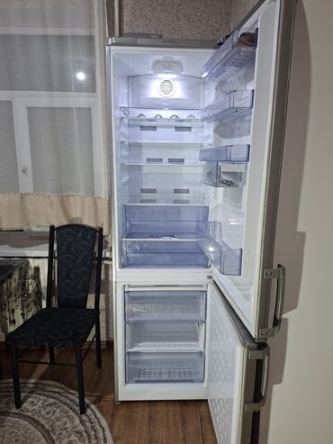 чайник стеклянный: Холодильник Beko, Б/у, Двухкамерный, No frost, 59 * 194 * 60