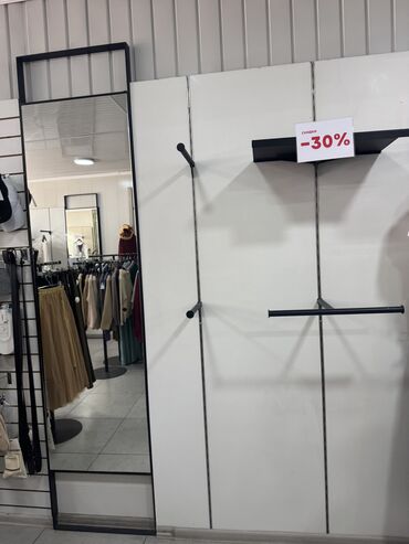 островок в торговом центре: Продаю торговое оборудование для магазина одежды «под ключ» отличного