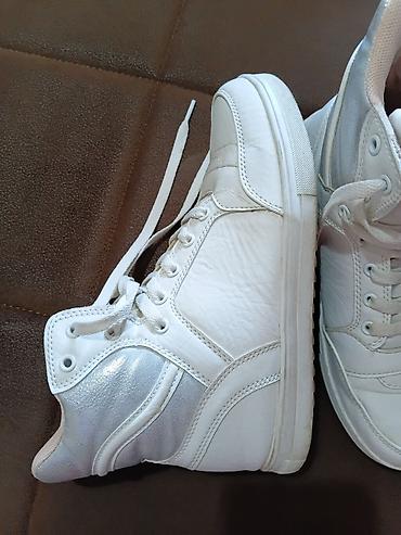 Patike: Ženske patike Athletic – visoki model - Brend: Athletic - Veličina — 5